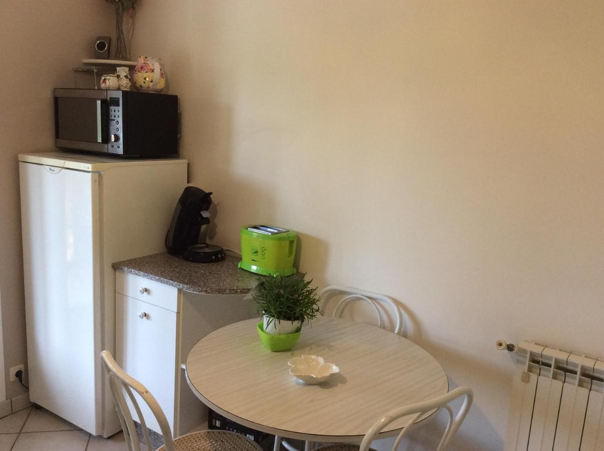 Maison Avec Veranda Proche Du Centre Ville Rignac  外观 照片