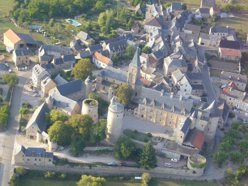 Maison Avec Veranda Proche Du Centre Ville Rignac  外观 照片