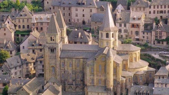 Maison Avec Veranda Proche Du Centre Ville Rignac  外观 照片